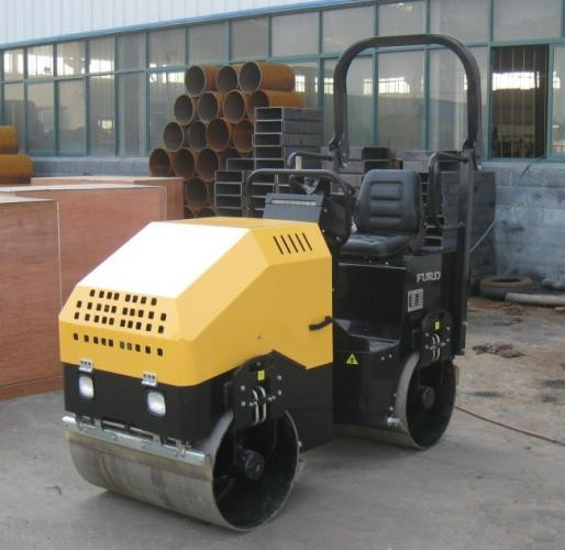 900液壓小型壓路機